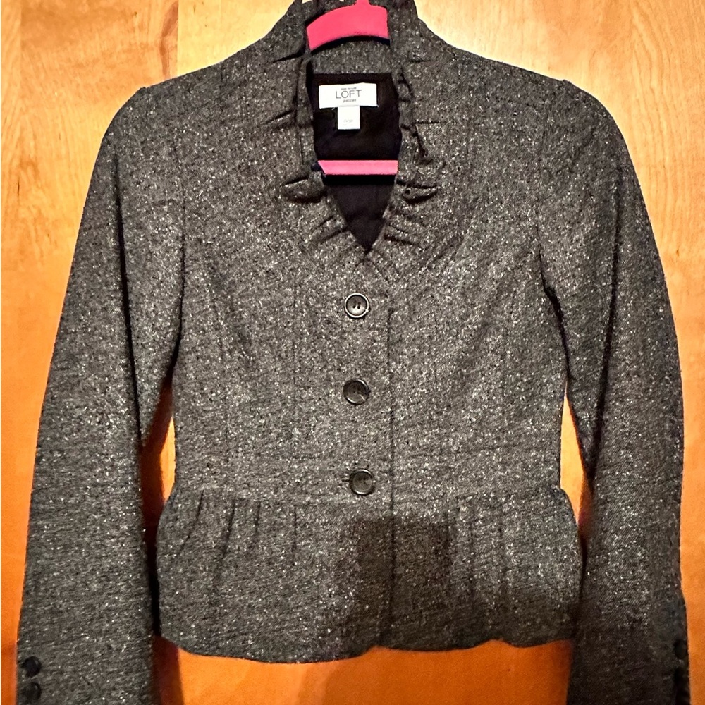 Ann Taylor Loft. 00P. Grey ruffle neck.